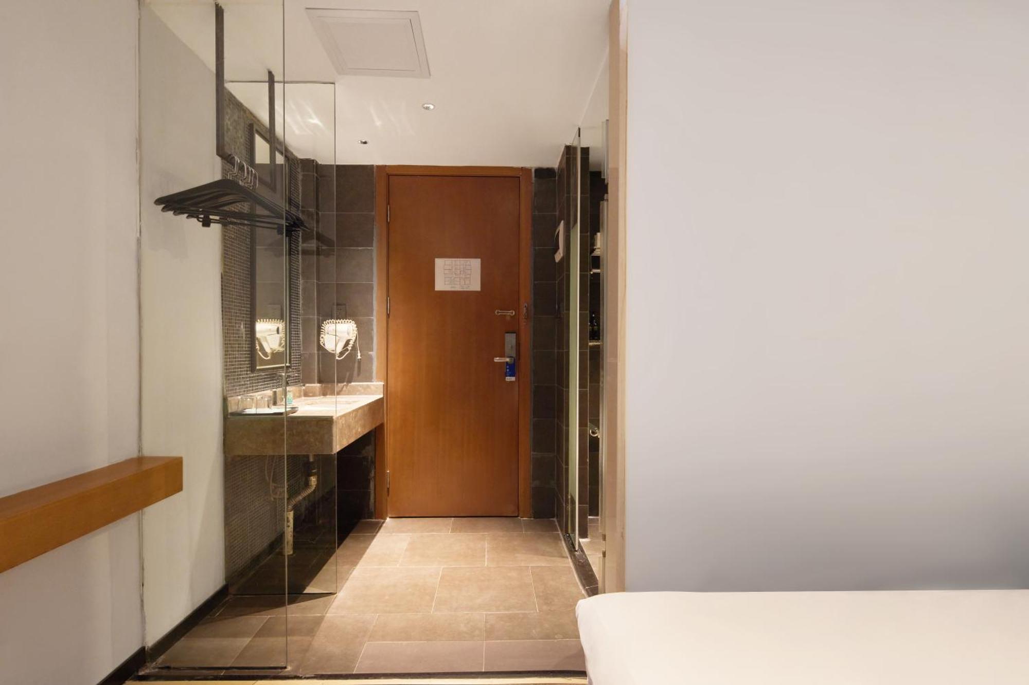 Insail Hotels Guangzhou Ximenkou Subway Station Branch Экстерьер фото